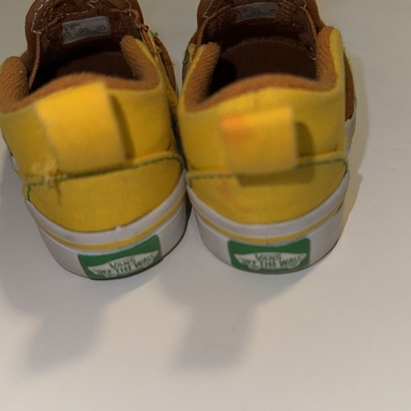 Vans 3D Pineapple Slip-On Sneakers Size 4 infant - Picture 4 of 5